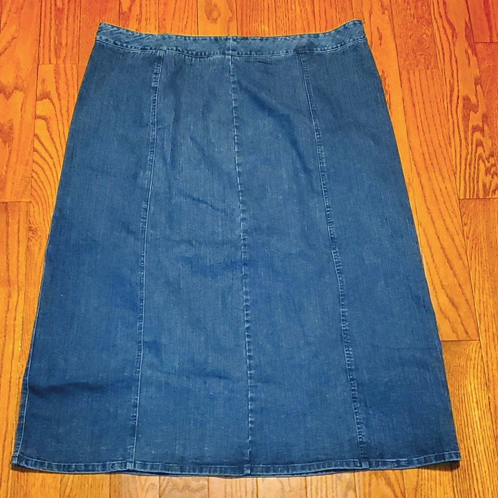 LIKE NEW: WOMENS COVINGTON JEAN SKIRT